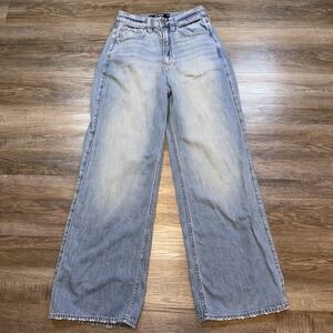 Hollister Ultra High-Rise Baggy Jeans 000S/W23 Light-Wash Wide-Leg